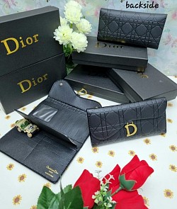 BLACK DIOR PURSE £25