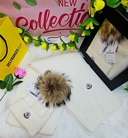 CREAM MONCLER HAT AND SCARF SET £35