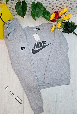 GREY NIKE TRACKSUIT £40