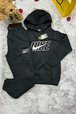 BLACK NIKE TRACKSUIT £40