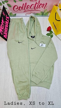 GREEN NIKE TRACKSUIT £40