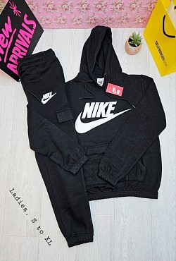 BLACK NIKE TRACKSUIT £40