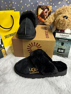 BLACK UGG SLIPPERS £30