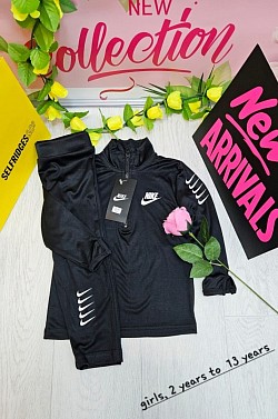 BLACK NIKE GYM SET £30