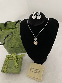 GUCCI JEWELLERY SET £30