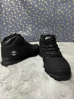 BLACK TIMBERLAND BOOTS £35