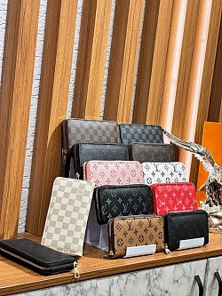 LOUIS VUITTON PURSES £25