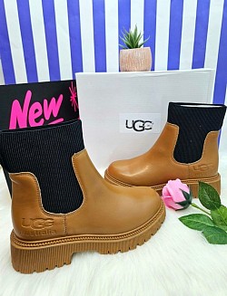 BROWN UGG BOOTS £35