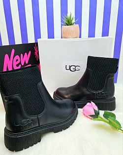 BLACK UGG BOOTS £35