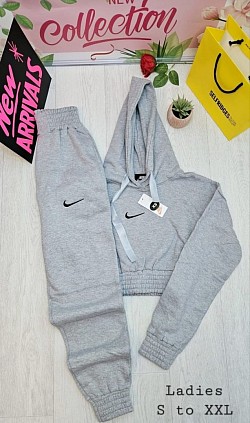 GREY NIKE GYMSET £35