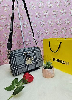 BLACK BURBERRY BAG £35