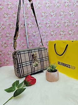 BROWN BURBERRY BAG £35