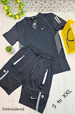 BLACK NIKE T-SHIRT AND SHORTS SET £30