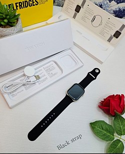 BLACK APPLE WATCH SERIES 9 £60