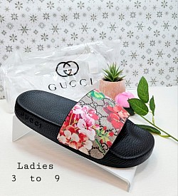 GUCCI SLIDERS £30