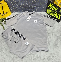 GREY NIKE T-SHIRT AND SHORTS SET £30