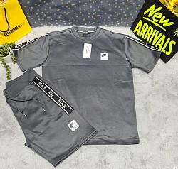 GREY NIKE T-SHIRT AND SHORTS SET £30