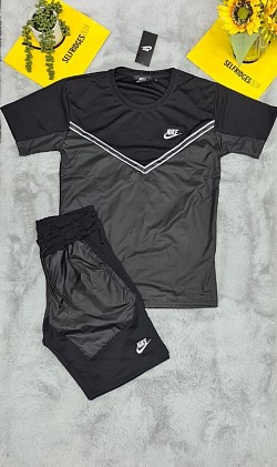 BLACK NIKE T-SHIRT AND SHORTS SET £30