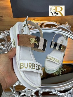 BURBERRY SLIDERS £35