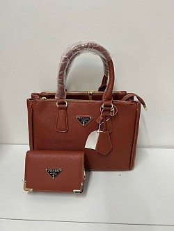 PRADA BROWN HANDBAG SET £45