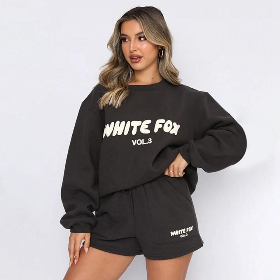 LADIES TRACKSUITS AND GYM SETS IN VARIOUS MAKES, DESIGNS AND COLOURS, ALL THE LATEST TRENDS INCLUDING WHITE FOX AND NIKE FOR ALL YOUR GYM AND EVERYDAY NEEDS