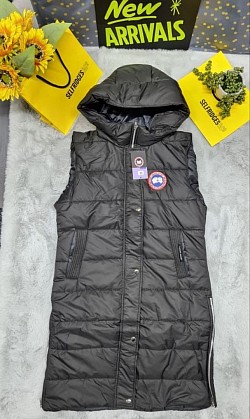 LONGLINE BLACK CANADA GOOSE BODY WARMER £55