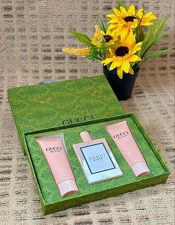 LADIES GUCCI BLOOM GIFT SET £35