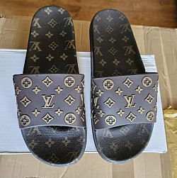 BROWN LV SLIDERS £30