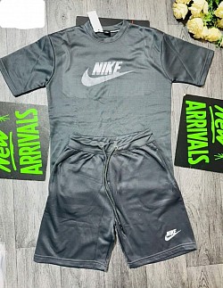 GREY NIKE T-SHIRT AND SHORTS SET £30