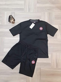 BLACK CANADA GOOSE T-SHIRT AND SHORTS SET £30