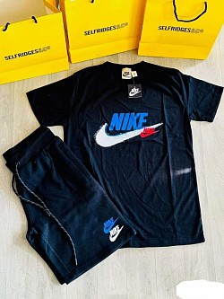 BLACK NIKE T-SHIRT AND SHORTS SET £30