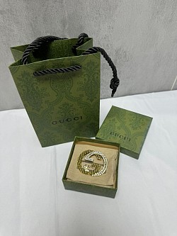 GOLD GUCCI BROOCH £25