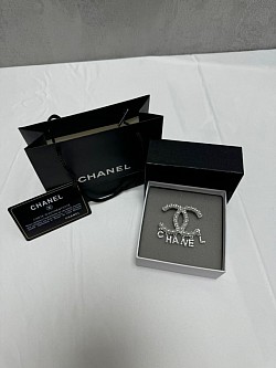 SILVER CHANEL BROOCH £25